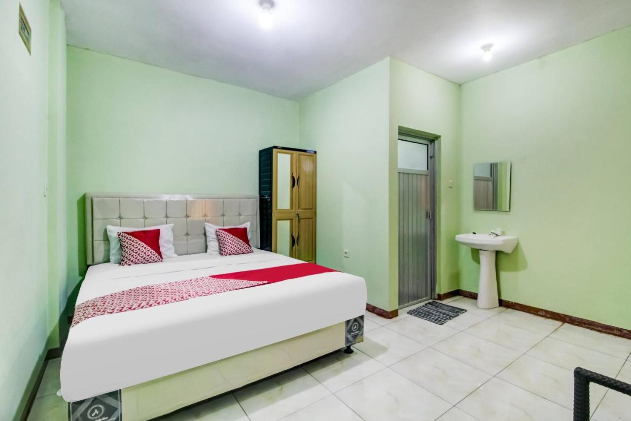 OYO 91216 Siliwangi Guest House Syariah Cirebon Bagian luar foto
